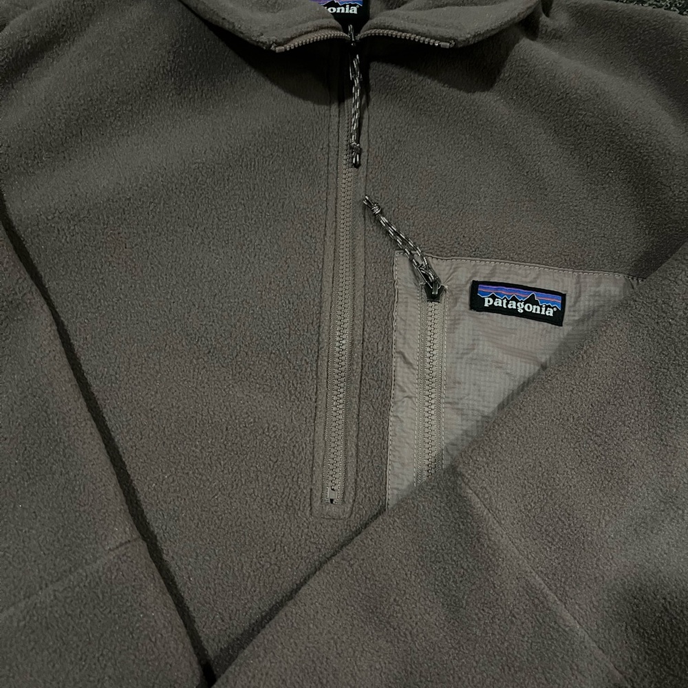 Patagonia half zip pullover - Picture 4 of 9